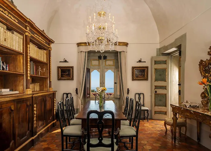 - Palazzo Santa Croce Villa